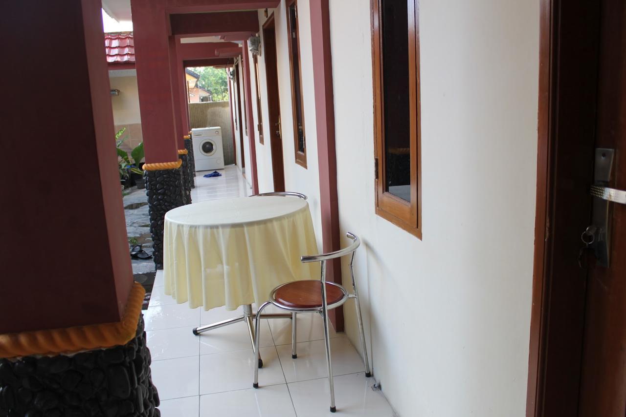 Pondok Cemara Hotel Medan Exterior foto