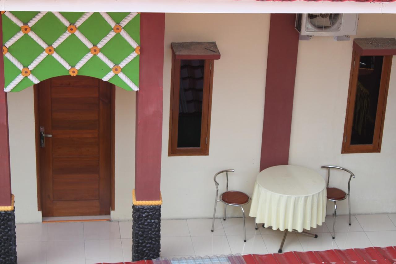 Pondok Cemara Hotel Medan Exterior foto